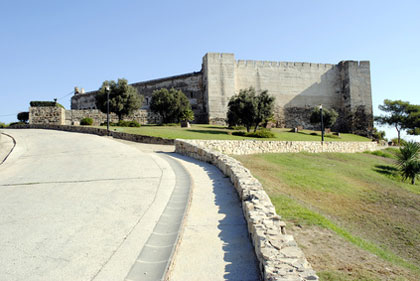 Auffahrt zum Castillo de Sohail