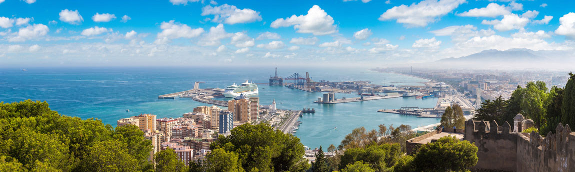 Blick auf den Hafen von Málaga