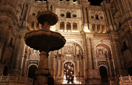 Kathedrale in Malaga zu Weihnachten